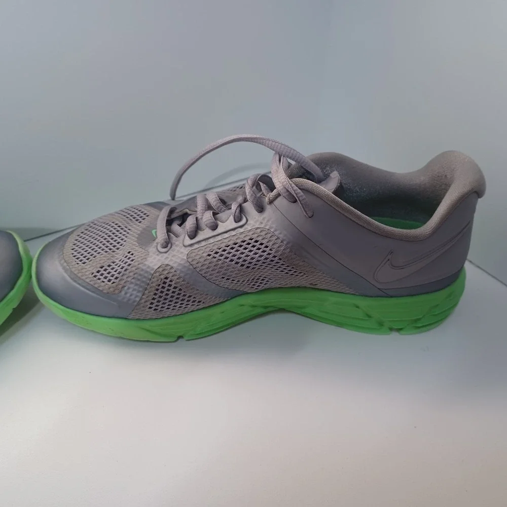 NIKE Fitsole Hyperfuse 429787-005 Lunar‎ Victory Womens 8.5 Gray